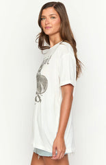 The Laundry Room This Ain't Texas White Oversized Tee